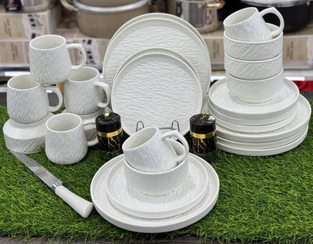 24-Piece Textured White Ceramic Dinner Set
