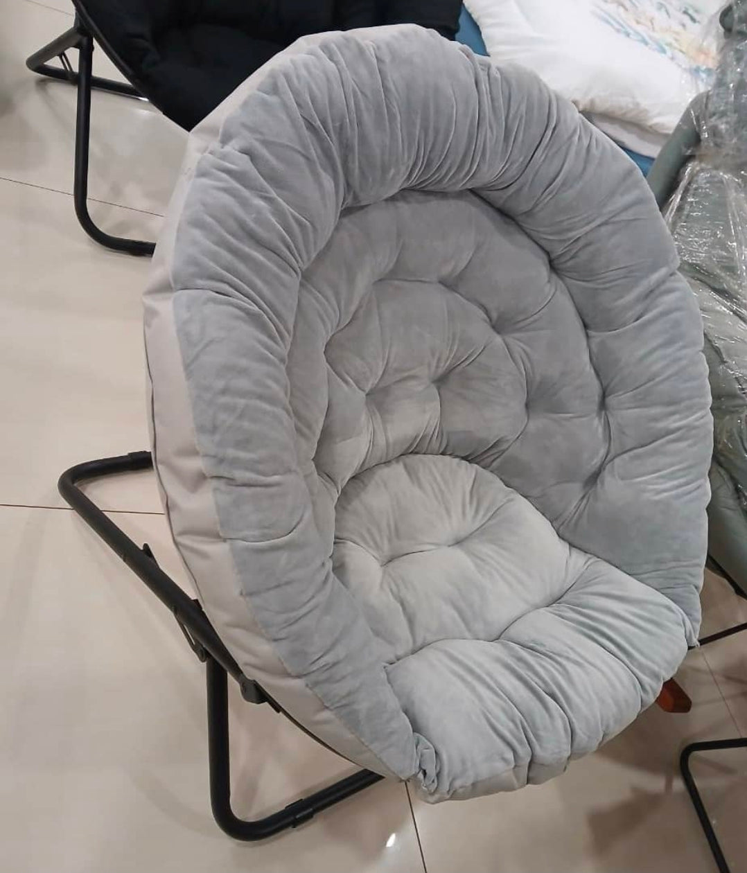 Cozy Oversized Saucer Chair — Grey & Black