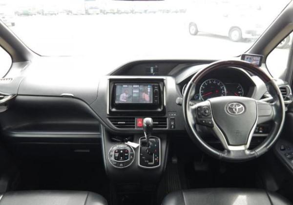 2015 Toyota Noah SI Mini Van – 8 Seater | Japan Import