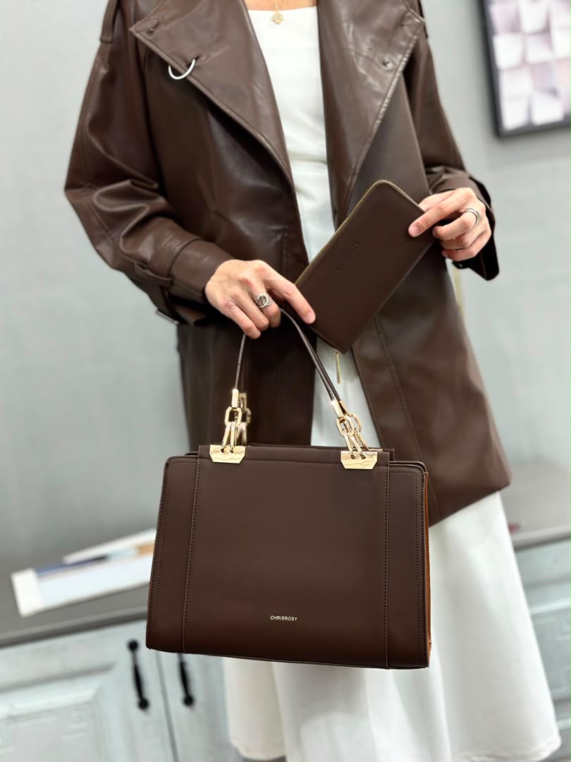 Chrisroby brown handbag lifestyle shot