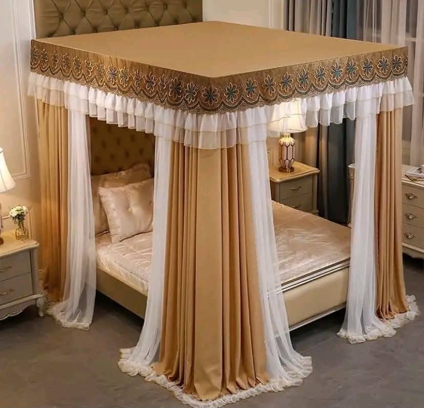 Luxury Royal Canopy Bed Mosquito Net - Gold