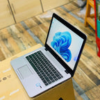 HP EliteBook 840 G3 - Open on box angle 2