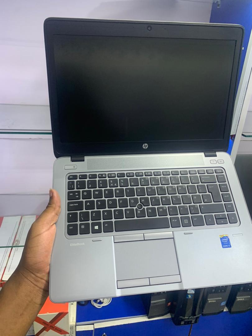 HP EliteBook 840 G2 - Side ports view