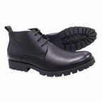 Men's Black Pebbled Leather Chukka Boots – sole view
