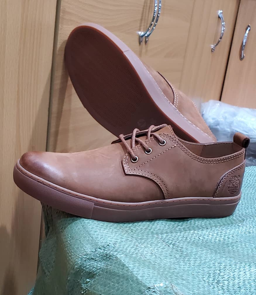 Men's Timberland Wheat Leather Low-Top Shoes original photo